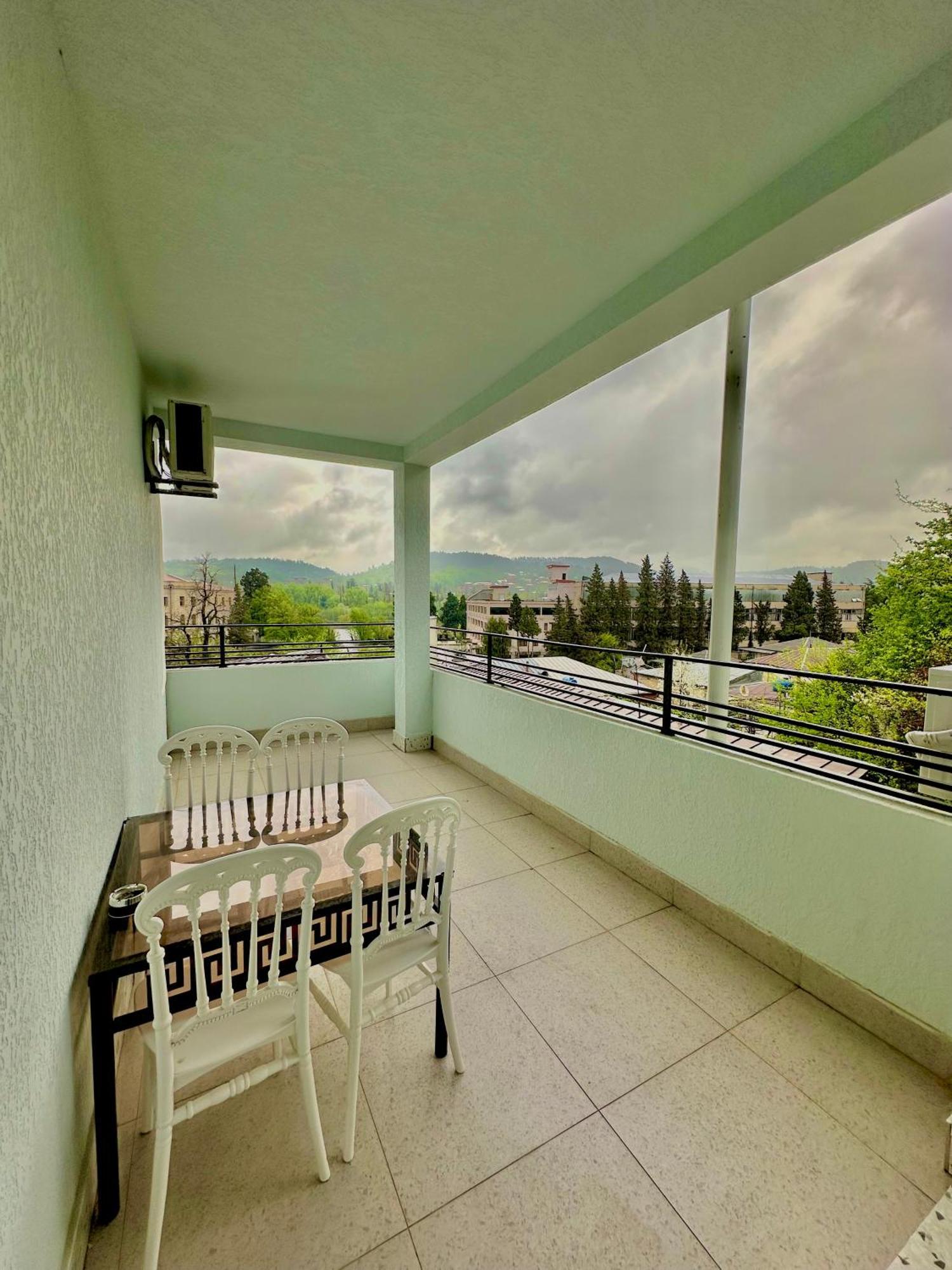 Hotel Balcony Kutaisi Ngoại thất bức ảnh